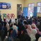 Kapolsek Buay Madang Timur Iptu Swisspo, memberikan arahan saat sosialisasi Penerimaan Siswa Baru (PSB) SMA Kemala Taruna Bhayangkara Tahun Ajaran 2027/2028 di hadapan siswa-siswi SMP Muhammadiyah 2 Desa Karang Tengah, Kecamatan Buay Madang Timur, Kabupaten OKU Timur.
